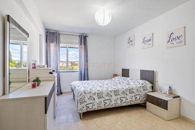 /international/pt/rua-roberto-nobre-nº-26-1-esq-santa-barbara-de-nexe-faro-310107360584/