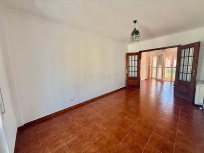 /international/pt/rua-henrique-de-barros-n-33-sao-lourenco-portugal-azeitao-sao-lourenco-e-sao-simao-setubal-municipality-310108599232/