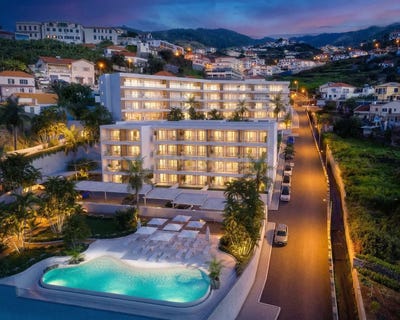 /international/pt/rua-dr-francisco-sa-carneiro-ilha-da-madeira-madeira-310107671857/
