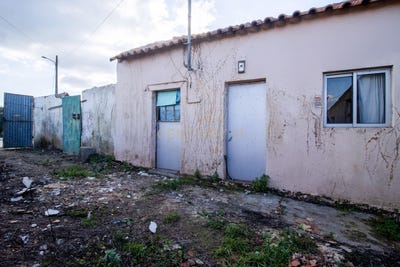 /international/pt/r-do-outeiro-21-2500-salir-de-matos-portugal-salir-de-matos-leiria-310105169581/