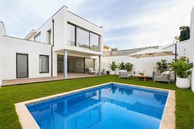 /international/pt/rua-3-no-23-encarnao-lisbon-portugal-olivais-lisbon-310103662932/