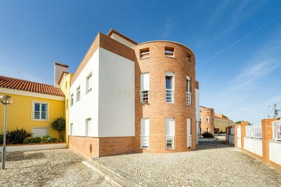 /international/pt/rua-das-tojas-condominio-alto-de-cascais-nº-425-ed-3-r-c-frt-alcabideche-lisbon-310108921310/?lang=id