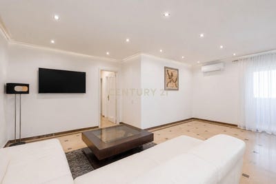 /international/pt/praca-bernardo-santareno-1900-098-lisboa-portugal-areeiro-lisbon-310107361009/