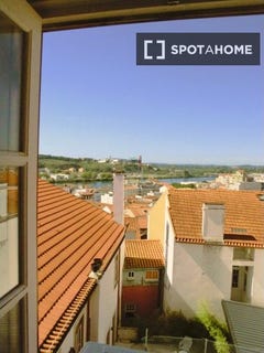 /international/pt/coimbra-lisbon-310096230762/