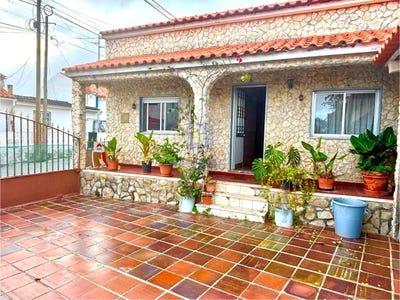 /international/pt/caldas-da-rainha-nossa-senhora-do-populo-leiria-310103090300/