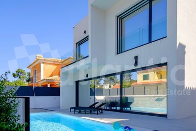 /international/pt/charneca-de-caparica-setubal-municipality-310108430851/