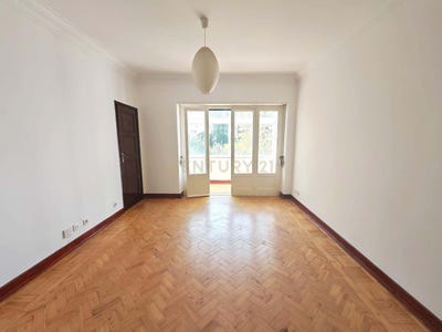/international/pt/avenida-de-paris-lisbon-portugal-areeiro-lisbon-310108402989/