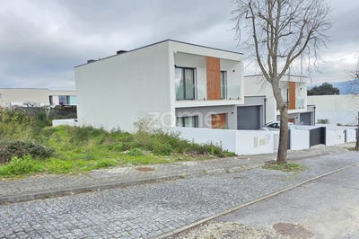 /international/pt/vila-verde-braganca-310106854115/