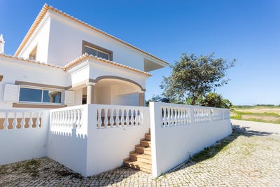 /international/pt/budens-faro-310108677604/