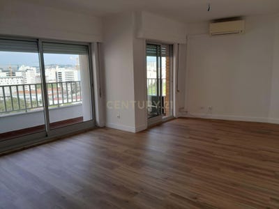 /international/pt/r-helena-vaz-da-silva-lisbon-portugal-lumiar-lisbon-310107180584/