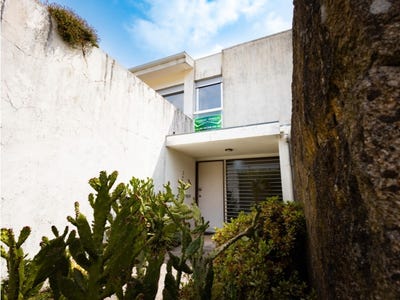 /international/pt/aves-lisbon-310107899514/