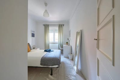 /international/pt/avenida-de-roma-lisbon-lisbon-310093848316/