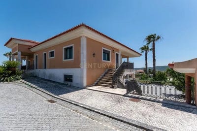 /international/pt/casal-do-bisau-alhandra-lisbon-310105188339/