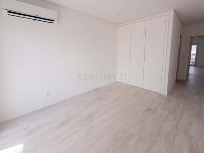 /international/pt/rua-quinta-da-ladeira-portugal-seixal-setubal-municipality-310108941221/
