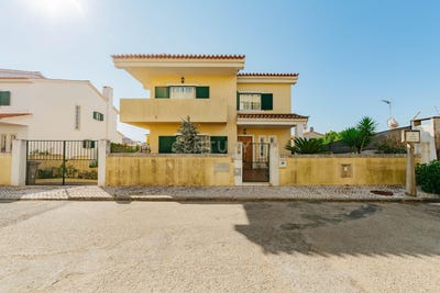 /international/pt/azeitao-sao-lourenco-e-sao-simao-setubal-municipality-310101205467/