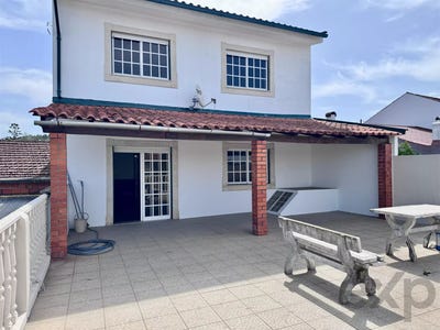 /international/pt/coimbra-se-nova-santa-cruz-almedina-e-sao-bar-coimbra-310108454459/
