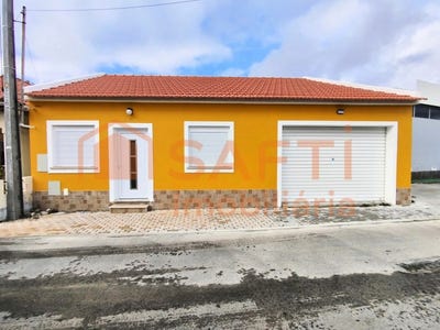 /international/pt/marinha-grande-leiria-310100487227/