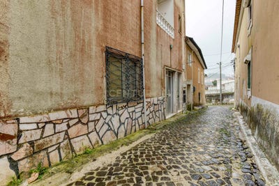 /international/pt/rua-das-andorinhas-milharado-lisbon-310105188677/