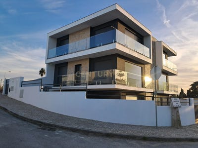 /international/pt/charneca-de-caparica-e-sobreda-setubal-municipality-310098439524/