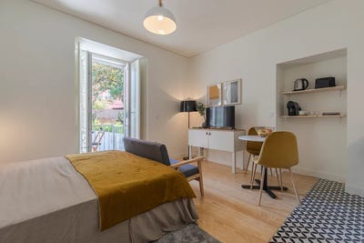 /international/pt/rua-de-sao-joao-da-mata-lisbon-lisbon-310099226906/