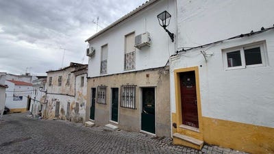 /international/pt/rua-da-caldeirona-elvas-portugal-caia-beja-310108401605/