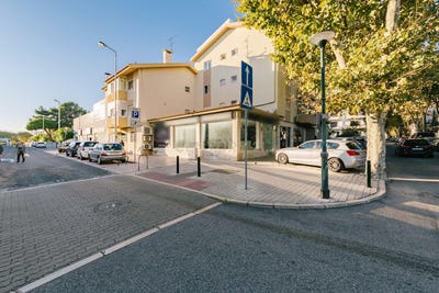 /international/pt/carcavelos-e-parede-lisbon-310098101793/