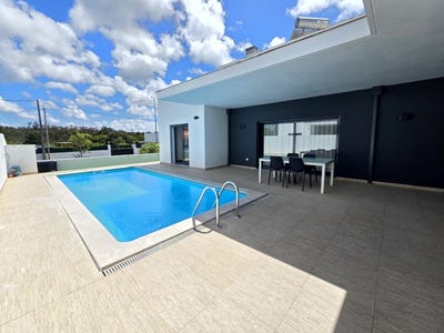 /international/pt/nadadouro-leiria-310108043636/