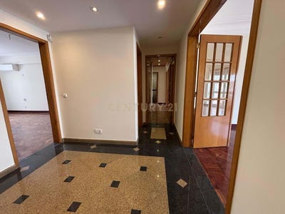 /international/pt/rua-jose-estevao-lisbon-portugal-arroios-lisbon-310108323771/