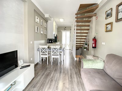 /international/pt/rua-adriao-batalha-nazare-leiria-310108778178/