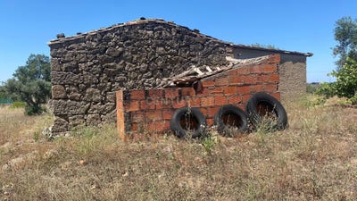/international/pt/ribeirinha-escalos-de-cima-castelo-branco-310105173427/