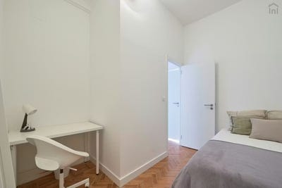 /international/pt/avenida-almirante-reis-lisbon-lisbon-310108592041/