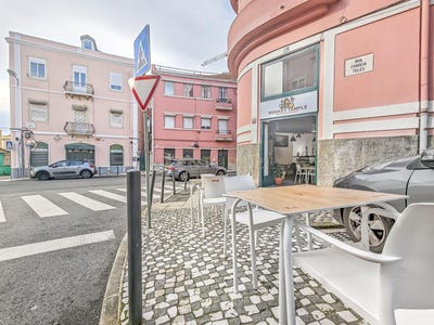 /international/pt/rua-correia-teles-lisbon-portugal-campo-de-ourique-lisbon-310105944412/