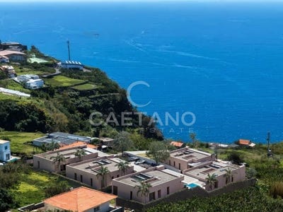 /international/pt/estreito-da-calheta-madeira-310108518728/