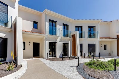 /international/pt/rua-do-pessegueiro-maxieira-edificio-sn-fatima-santarem-310108319467/