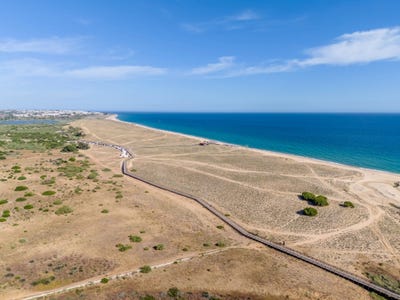 /international/pt/s-francisco-pera-alcantarilha-faro-310105187174/