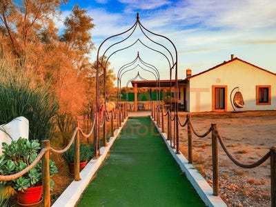 /international/pt/evora-monte-santa-maria-evora-310100484571/