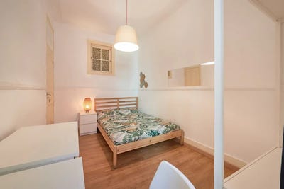 /international/pt/rua-carvalho-araujo-lisbon-lisbon-310093825286/