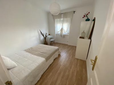 /international/pt/rua-diogo-paiva-andrade-almada-setubal-municipality-310104917711/