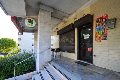 /international/pt/rua-carlos-wallenstein-6-rc-e-loja-carnaxide-e-queijas-lisbon-310104423078/