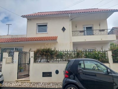 /international/pt/rua-nuno-alvares-pereira-33-sao-domingos-de-rana-portugal-sao-domingos-de-rana-lisbon-310109236696/