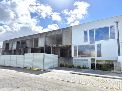 /international/pt/rua-de-senhorinha-alves-da-costa-vila-nova-da-telha-portugal-vila-nova-da-telha-porto-310107968760/