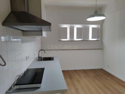 /international/pt/rua-ricardo-espirito-santo-1-lisbon-portugal-estrela-lisbon-310108598626/