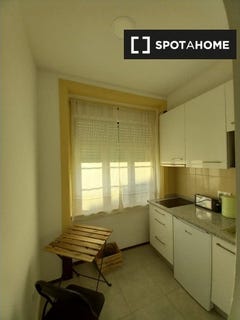 /international/pt/coimbra-lisbon-120084135816/