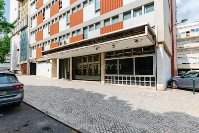 /international/pt/avenida-frei-miguel-contreiras-52a-lisbon-portugal-alvalade-lisbon-310105430690/