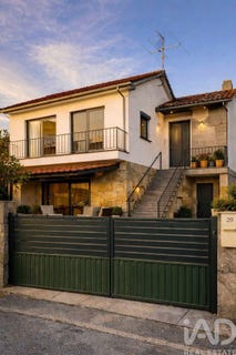 /international/pt/coimbra-lisbon-310105828703/