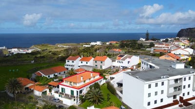 /international/pt/rua-de-santana-no-93a-rabo-de-peixe-portugal-ilha-de-sao-miguel-azores-310107561962/