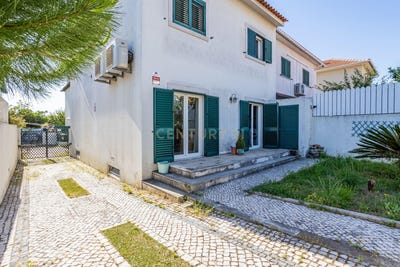 /international/pt/rua-19-olivais-lisbon-310107704193/