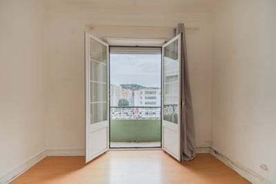 /international/pt/largo-de-santa-barbara-3-3-esq-arroios-lisbon-310108515472/
