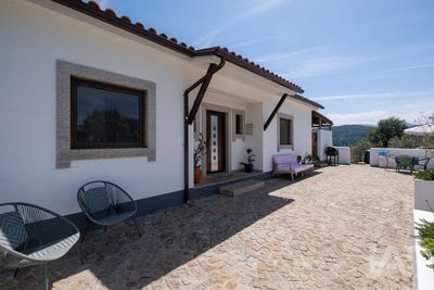 /international/pt/coimbra-lisbon-310107765865/