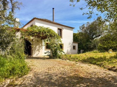 /international/pt/nossa-senhora-da-vila-nossa-senhora-do-bispo-e-si-evora-310107743619/
